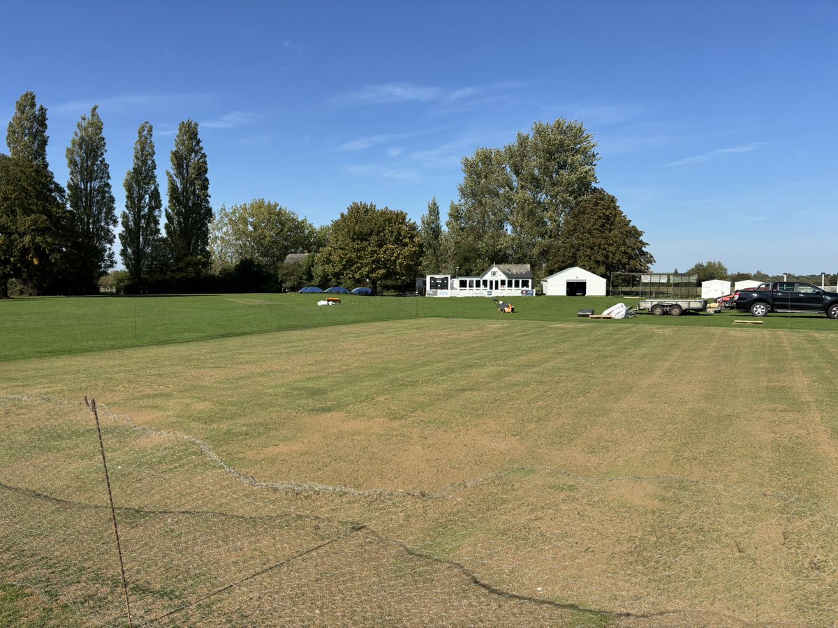 sportsturfman's tweet photo. End of season renovations completed at @hrcctweets . Dried out very quickly in this balmy temperature after a heavy dew this morning @MM_Seed @BinderLoams @AgrovistaAMNTY https://t.co/okzqdEhWrz
