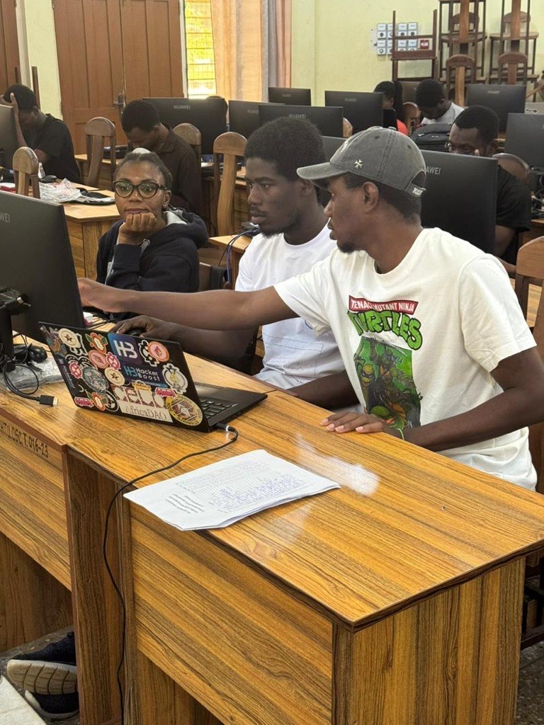 glblcd's tweet image. HTU – Week 2 Wrap
Week 2 of Global Code HTU is a wrap! Students moved from brainstorming to refining ideas, and now it’s time for Project Week.
Can’t wait to see their ideas come alive!
#GlobalCode #HTU