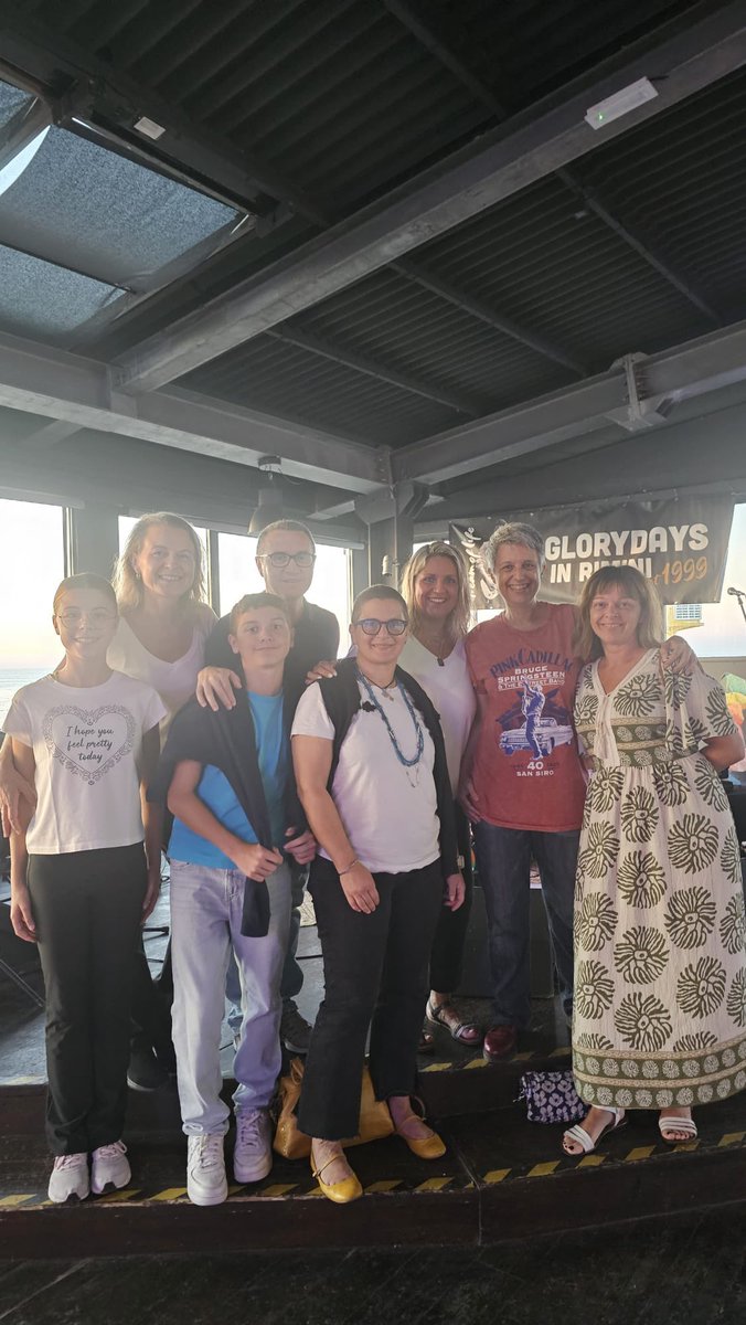 With our music program No Surrender Dream Team we bring music in paediatric hospitals, this time we brought the families to the music <a href="/glorydaysinrimi/">glorydaysinrimini</a> 😀
Support this dream with a donation oscarsangelsitalia.com/sostienici/
Because music is LIFE 🥰
<a href="/MVZaGoGo/">Maureen Van Zandt</a> 💜 <a href="/StevieVanZandt/">🇺🇸🇮🇱🇺🇦🕉Stevie Van Zandt☮️💙</a> 💜