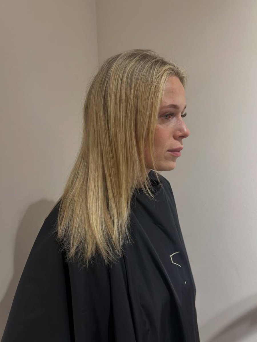 FlyingHorseWalk's tweet image. instagram.com/hausofhairbysa…
@starshooter.hair ✨ Love a good extension transformation! ✨
Creating that thicker, fuller look is everything — it not only enhances the hair but also boosts confidence. 💕
#hairextensionist #nanoextensions #hairgoals #hairstylist