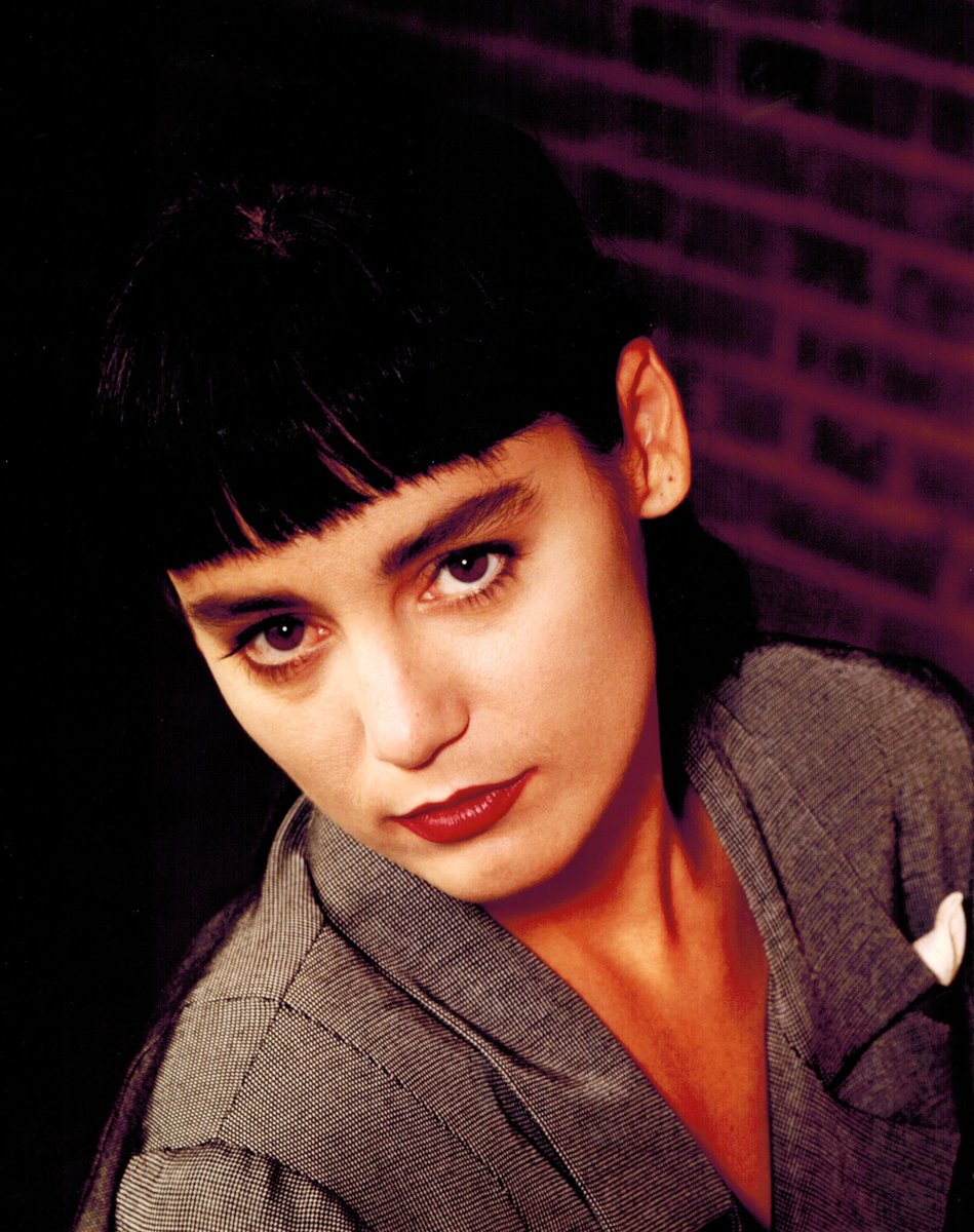 Jill Schoelen tweet media