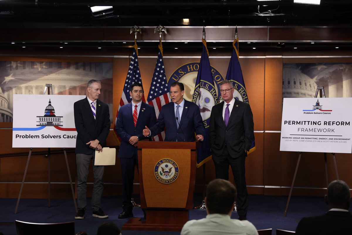 ProbSolveCaucus's tweet image. At yesterday’s press conference, the Problem Solvers Caucus unveiled a bipartisan framework to modernize the permitting system, cut red tape, and lower energy costs for American families and businesses.
We’re grateful for the leadership of @RepScottPeters and @RepGabeEvans in…
