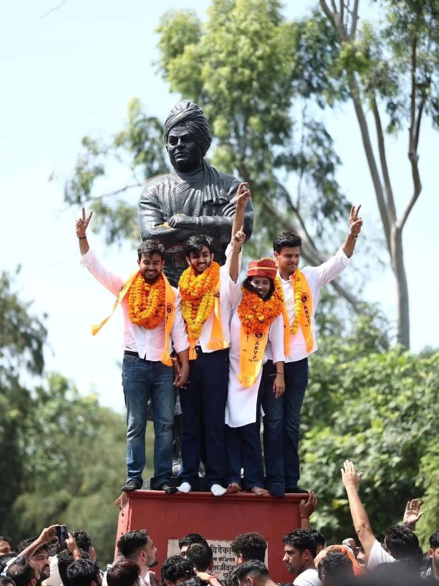 renuka_sachan's tweet photo. देश के सबसे लोकप्रिय दिल्ली विश्वविद्यालय छात्रसंघ चुनाव में एक बार फिर @ABVPVoice ने अध्यक्ष सहित 3 पदों पर भारी मतों से जीत दर्ज करते हुए राष्ट्रवादी विचारों को छात्रों के बीच और मजबूत किया।
हार्दिक बधाई एवं शुभकामनाएँ !
#ABVPOnceMore #ABVPDusu #DelhiUniversity @ABVPVoice https://t.co/bUNk9errVK