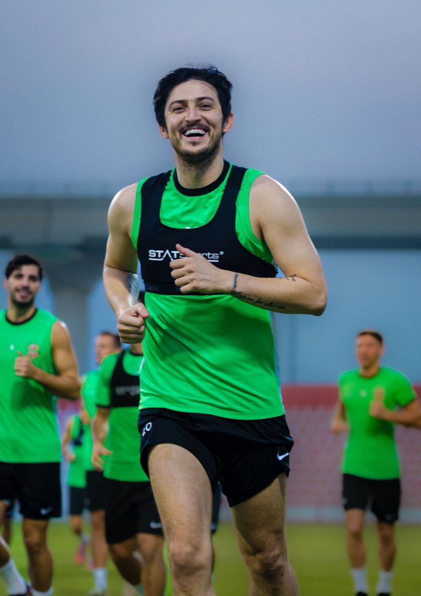 ضحكتك تقلب المدينة رأساً على عقب
أنت اضحك وأنا أعيد بناء المدينة ♥️