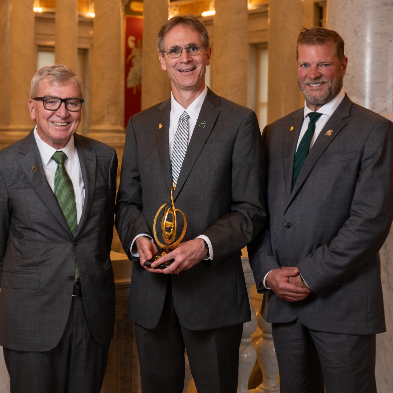 .<a href="/michiganstateu/">MSU</a> received the 2025 Golden Goose Award for the scientific success and global impact of #cisplatin, the gold standard of #cancer-fighting #chemotherapy treatments.

natsci.msu.edu/news/2025/2025…