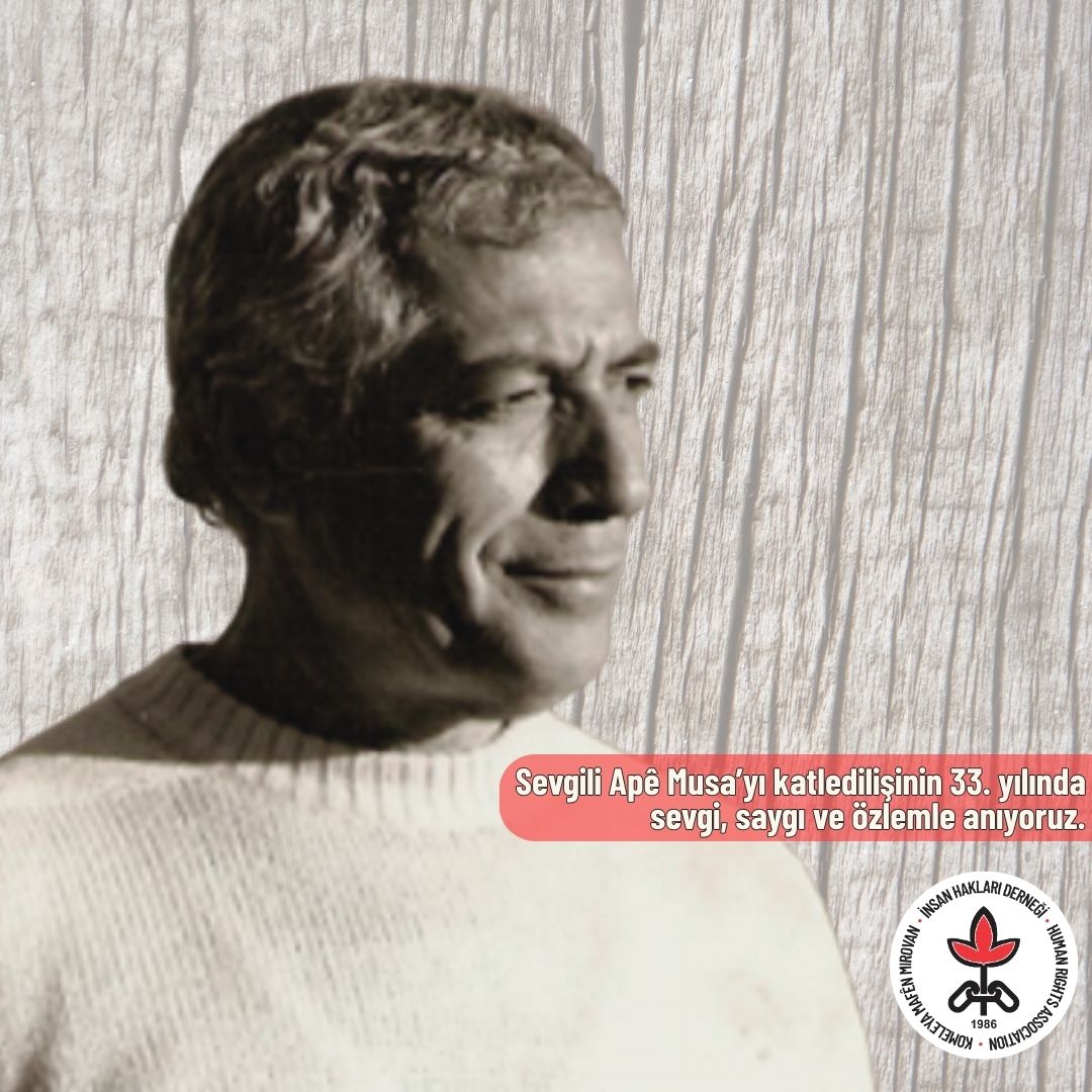 Musa Anter’i Katledilişinin 33. Yılında Anıyoruz

Bugün, Kürt halkı için bir bilge, bir yol gösterici olan Musa Anter’in katledilişinin yıl dönümü.

#MusaAnter, 20 Eylül 1992’de bir kültür festivaline katılmak üzere gittiği Diyarbakır’da, gece saatlerinde bacağına, kalbine ve