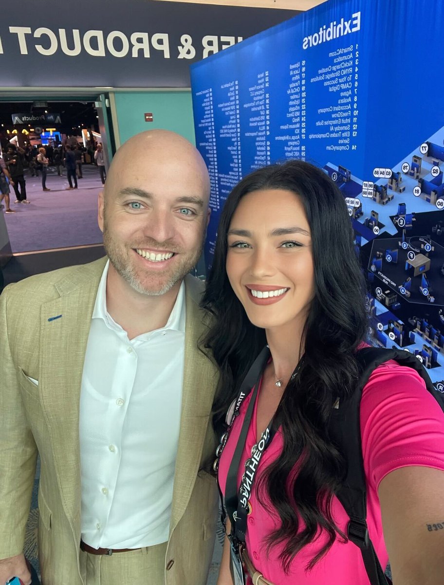 PinkCallers's tweet image. Ran into the man, the myth, the legend - Tom Howard!

Come find us: hubs.li/Q03K958p0

#Pantheon2025 #ServiceTitanCertified #ServiceTitan #PinkCallers
