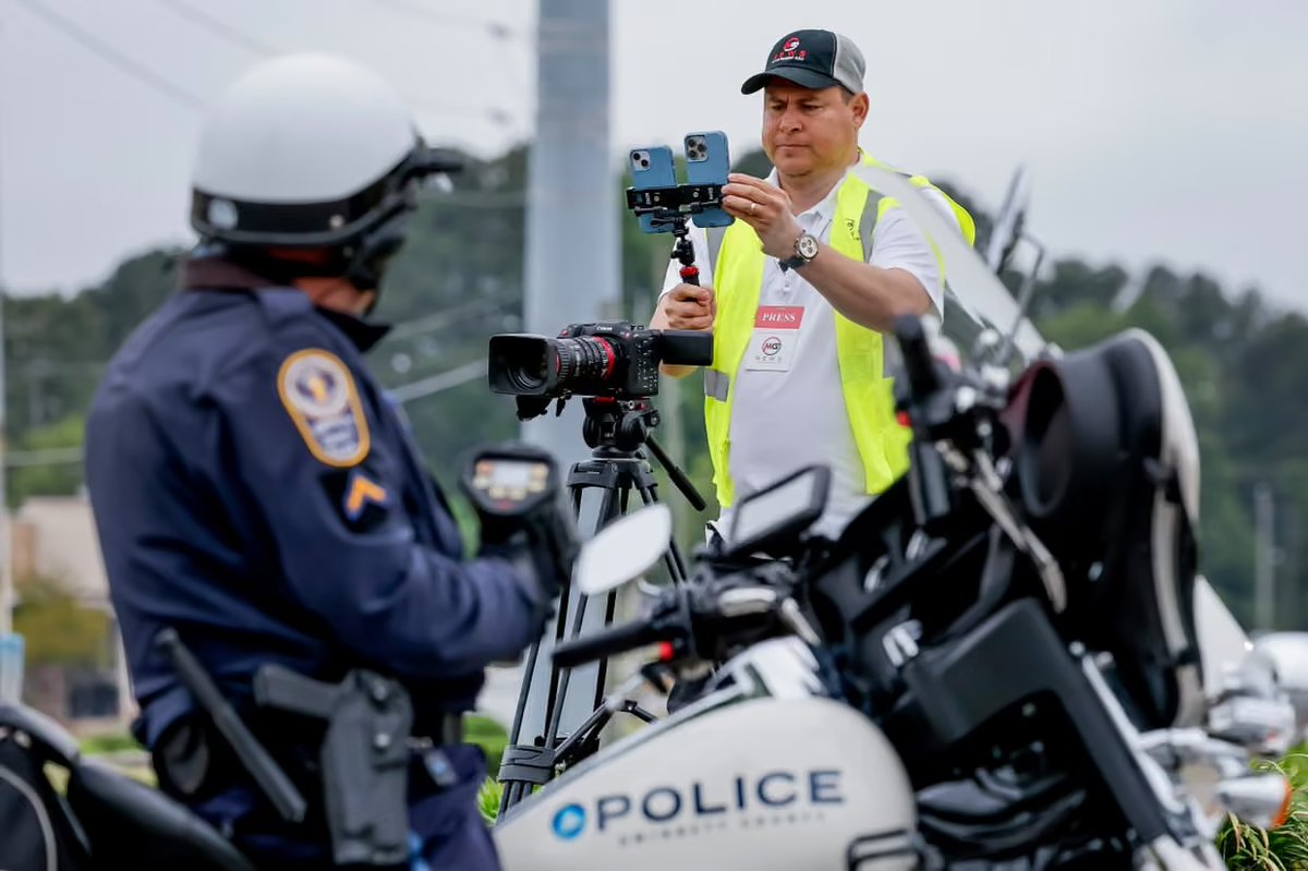 URGENT ⚡️ Mario Guevara, the only journalist behind bars in the United States, faces imminent deportation following charges related to his live streaming of law enforcement. theguardian.com/us-news/2025/s…

📷: Erik S Lesser/EPA