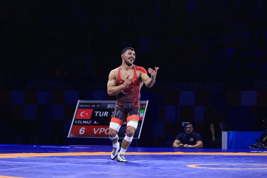 🔴 ABB ASKİ Spor sporcusu Ahmet Yılmaz, Hırvatistan’daki Dünya Güreş Şampiyonası’nda rakibini 6–1 yenerek bronz madalya kazandı.

<a href="/mansuryavas06/">Mansur Yavaş</a> <a href="/abbbasin/">Ankara Büyükşehir Basın</a> <a href="/askispor/">Aski Spor Kulübü</a>