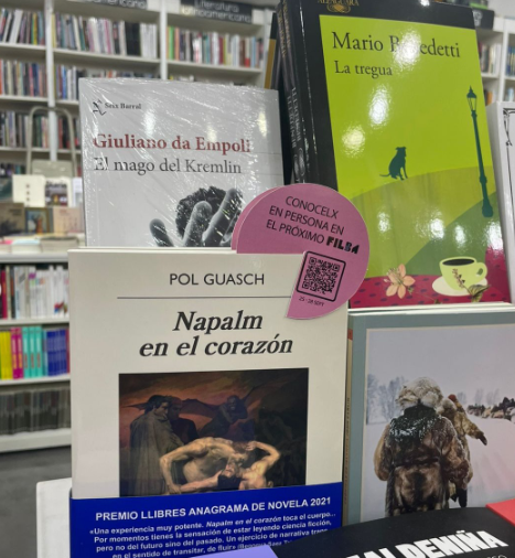 FundacionFilba's tweet photo. 💥#Filba2025 ya se siente en librerías💥
❤️Con diseño y gestión motorizada por @sebalidijover, los libros de las autoras y autores #Filba2025 están señalados en las mesas de las librerías porteñas🧮.
📚¡Aprovechá a leerlos y conocerlos!📖
¡Nos encontramos en el #Filba!💥 https://t.co/CJawCilZnE