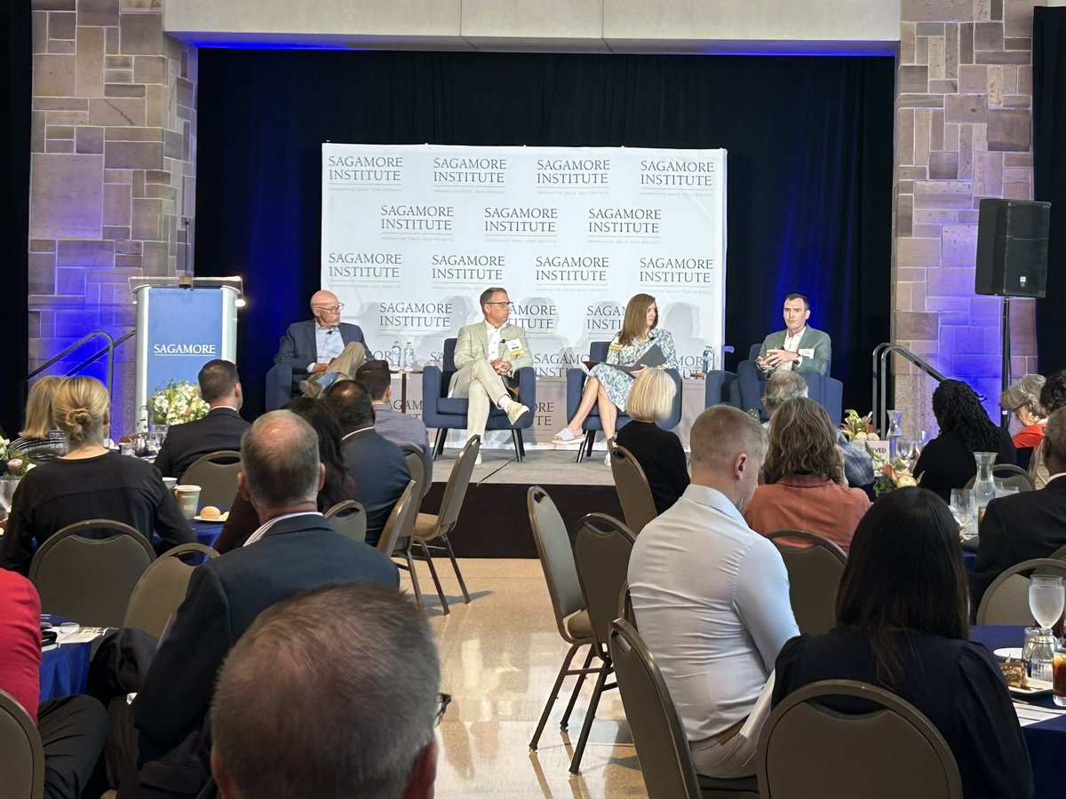 Team Hathaway had a great week connecting with leaders across Indiana at:
⭐️ Indiana Fiscal Policy Luncheon
⭐️ Sagamore Institute’s Conference on Citizenship
Grateful to join key conversations on energy policy and building stronger communities!