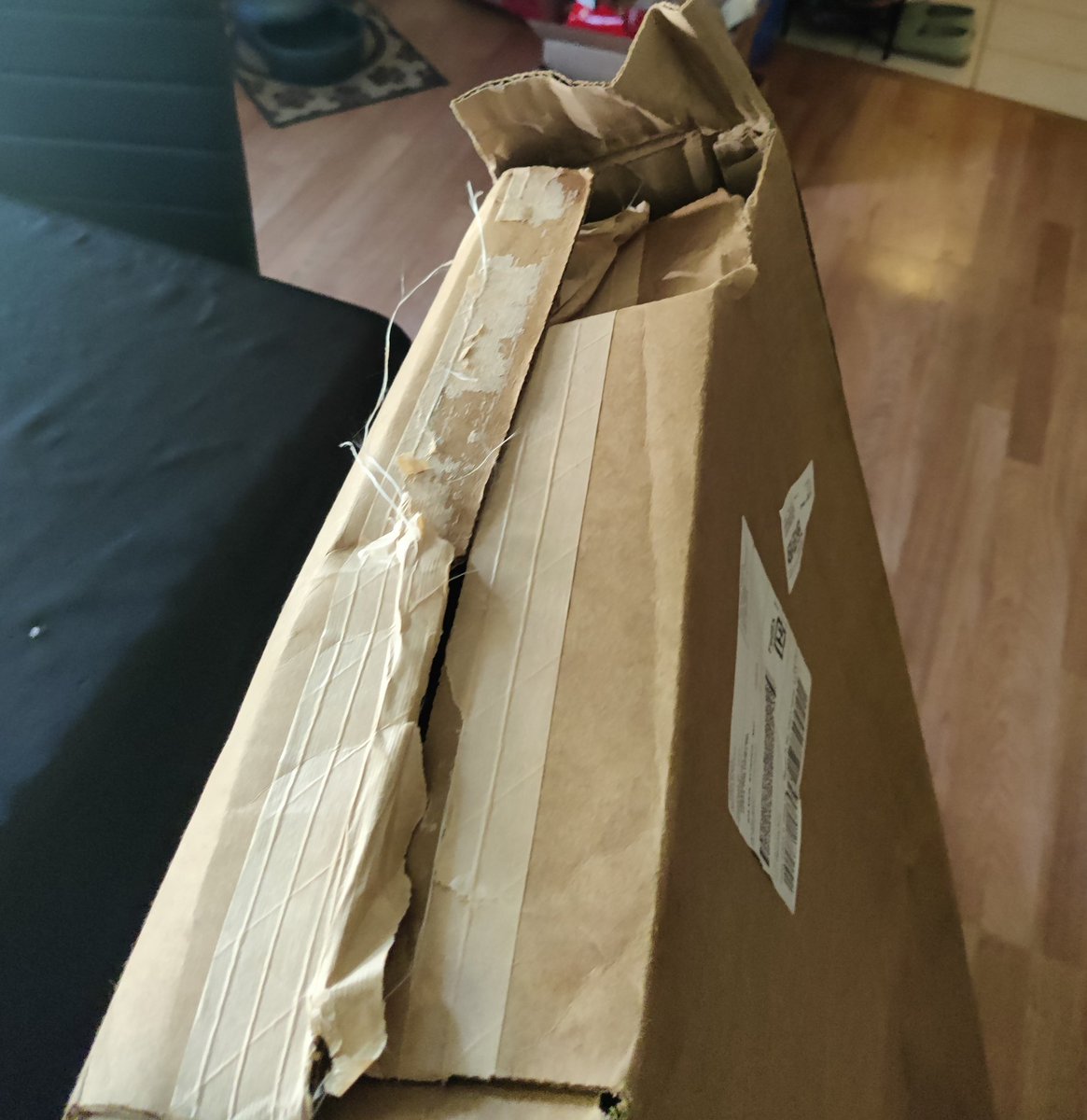 ParedezEddie's tweet image. @FedEx y'all need to do better. All contents came loose. fortunately they're accounted for and ok. but seriously, WTF??!!