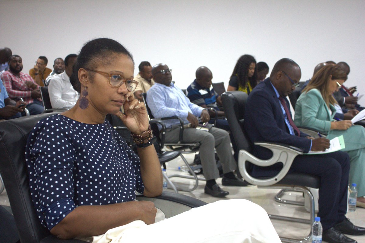 UndpStp's tweet image. The Government of São Tomé &amp;amp; Príncipe, with support from #GEF &amp;amp; #UNDPSTP, launched the #AfricaMinigrid Project to expand access to clean energy.

⚡️ 0.7 MW solar + 1.0 MWh storage
👥 21,800 people (50% women)
🌍 -26,000 tCO₂
A 4-year, $2M step towards an inclusive