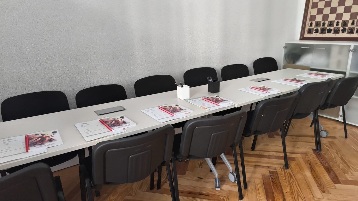 ¡Ya hemos empezado con nuestro primer taller de #AEST de la temporada 2025-26, el de adultos con #AltasCapacidades: "Ahora que ya lo sabes". 

#AACC #ACI #Superdotados #Superdotación