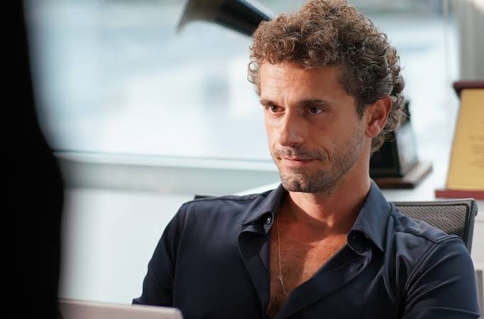 Rüzgar-Firaz çatışmasını izlemek için kurşun atar kurşun yerim

#KızılcıkŞerbeti