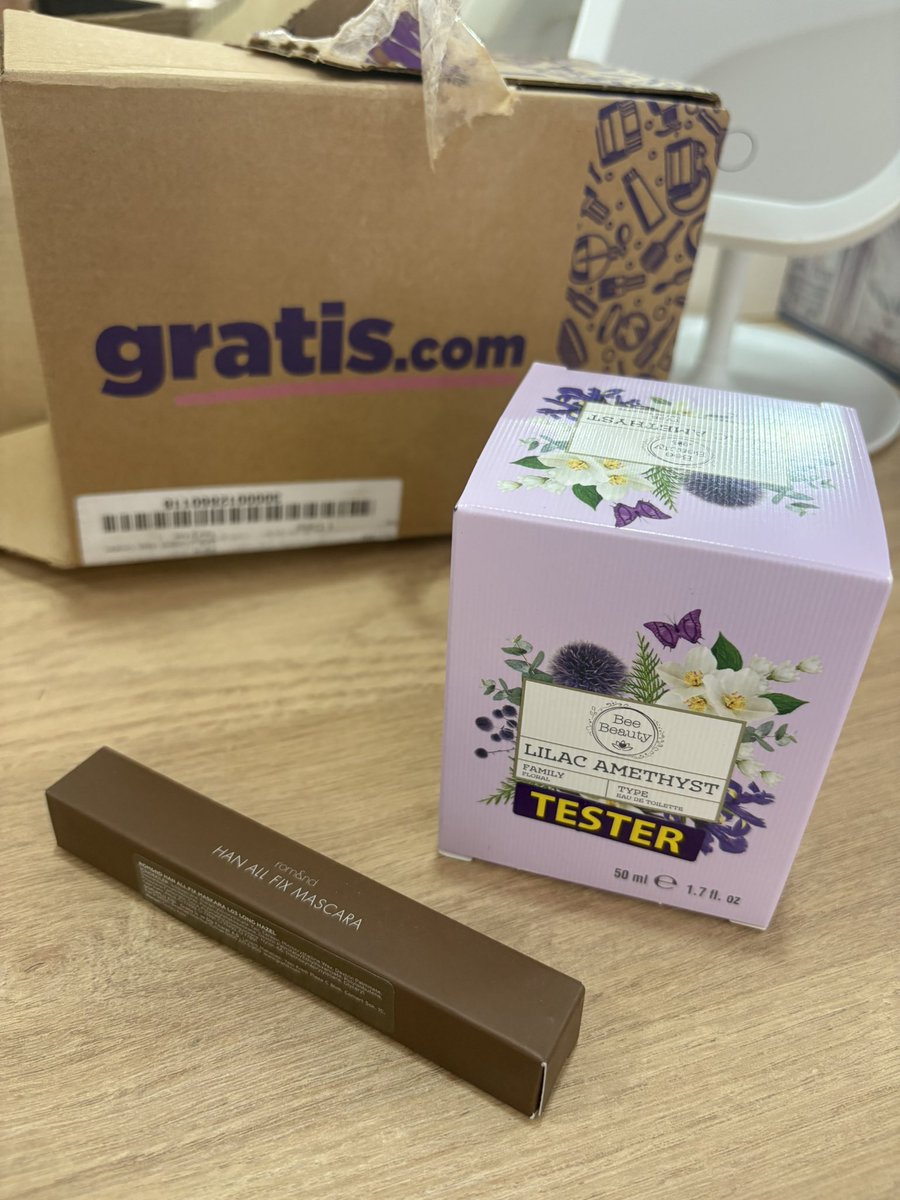 Kızlar Gratis’ten rimel istetmiştim tester parfüm hediye etmişler.. böyle bisi var mıydı ya süpo olay