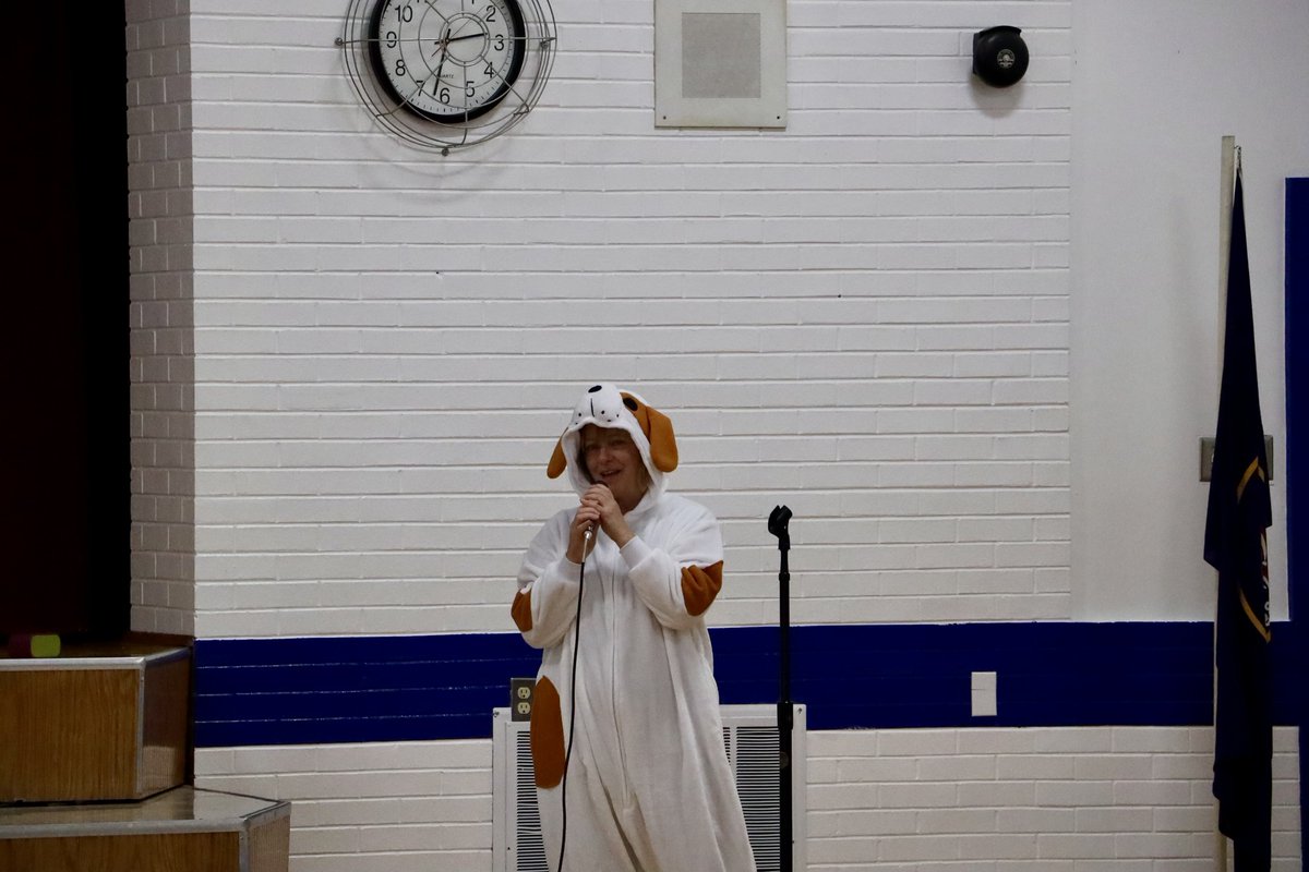 Author Bonnie Kelso inspired South Elementary students with her book "Dexter: The Stand Up Dog," encouraging them to tackle challenges with perseverance. A powerful message of resilience and literacy! #sedck12 #ruralschools #literacy #studentachievement #southernutah