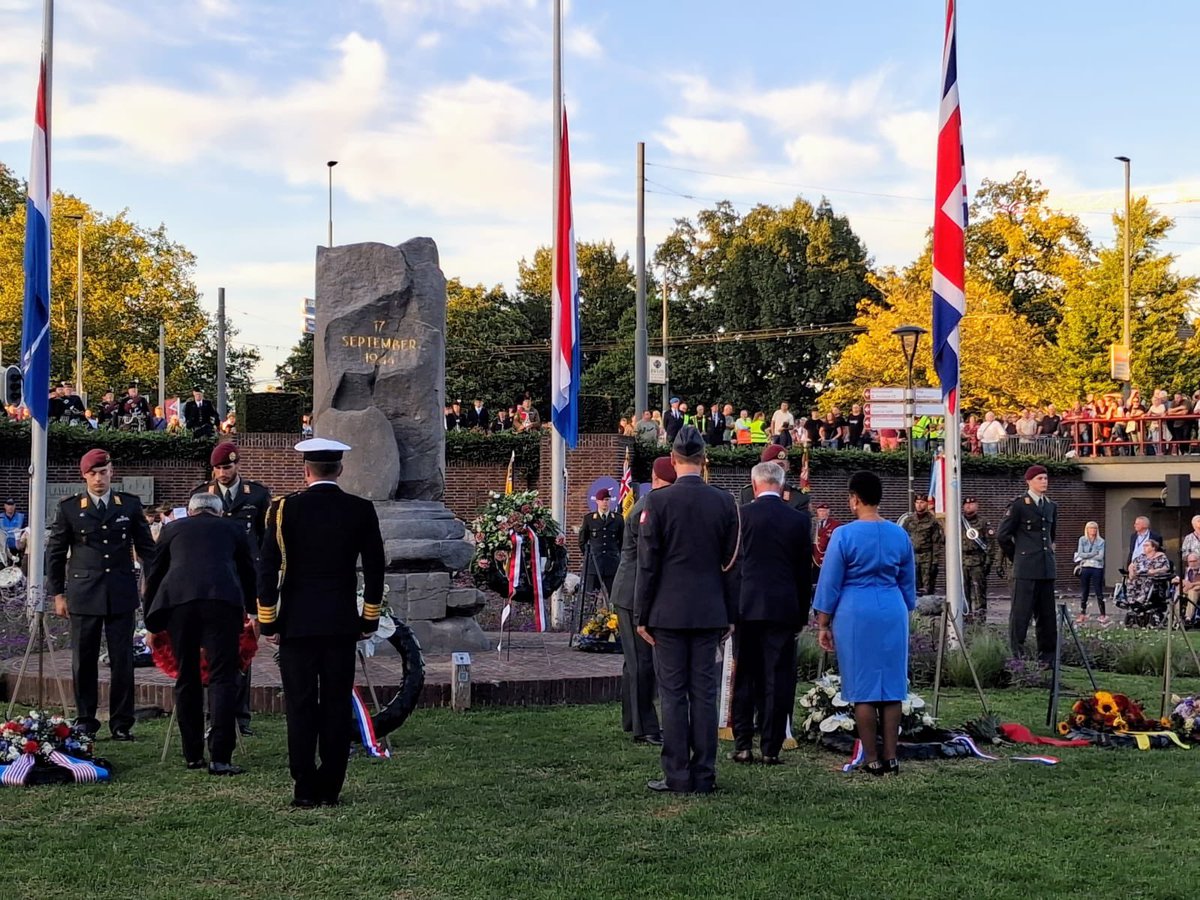 PLinNederland's tweet photo. Today we honour the 81st anniversary of the Battle of Arnhem.ย ๐ต๐ฑ๐ณ๐ฑย We remember the bravery and sacrifice of Polish soldiers who fought for our freedom. Their courage reminds us that peace must be defended together โ united, we stand for a safer world.ย ๐๏ธ #Arnhem44 #WeRemember https://t.co/1lAhlLE3Dp