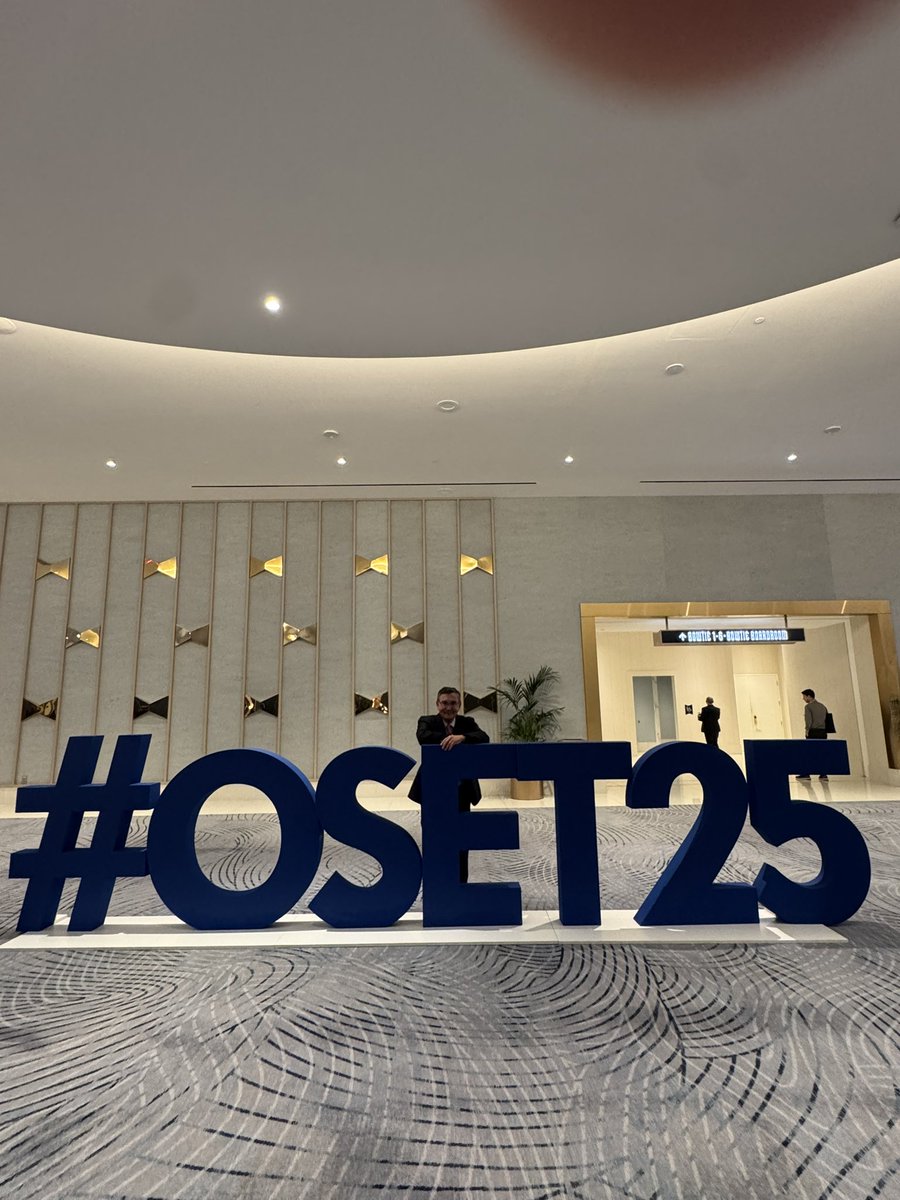 I'm at #OSET25 in Las Vegas discussing #HipArthroscopy labral reconstruction. What we learn in Vegas DOESN'T stay in Vegas.