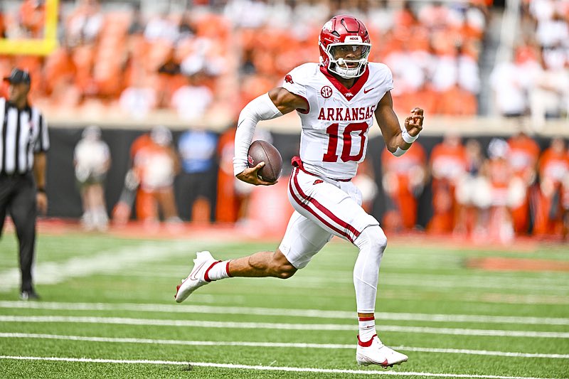 SlimProps's tweet image. Week 4 #CFB POTD 🏈🎯

#Props 

Taylen Green 🐖

422 Pass+Rush yards v TT in the Liberty Bowl- same stadium

just became the 1st Razorback QB to throw for 300+ &amp;amp; rush for 100+ yards

Green is avg 391 Pass + Rush thru 3G 👀

Benched in a LOSS to Memphis in ‘23 (Boise State)

👍🏽/RT