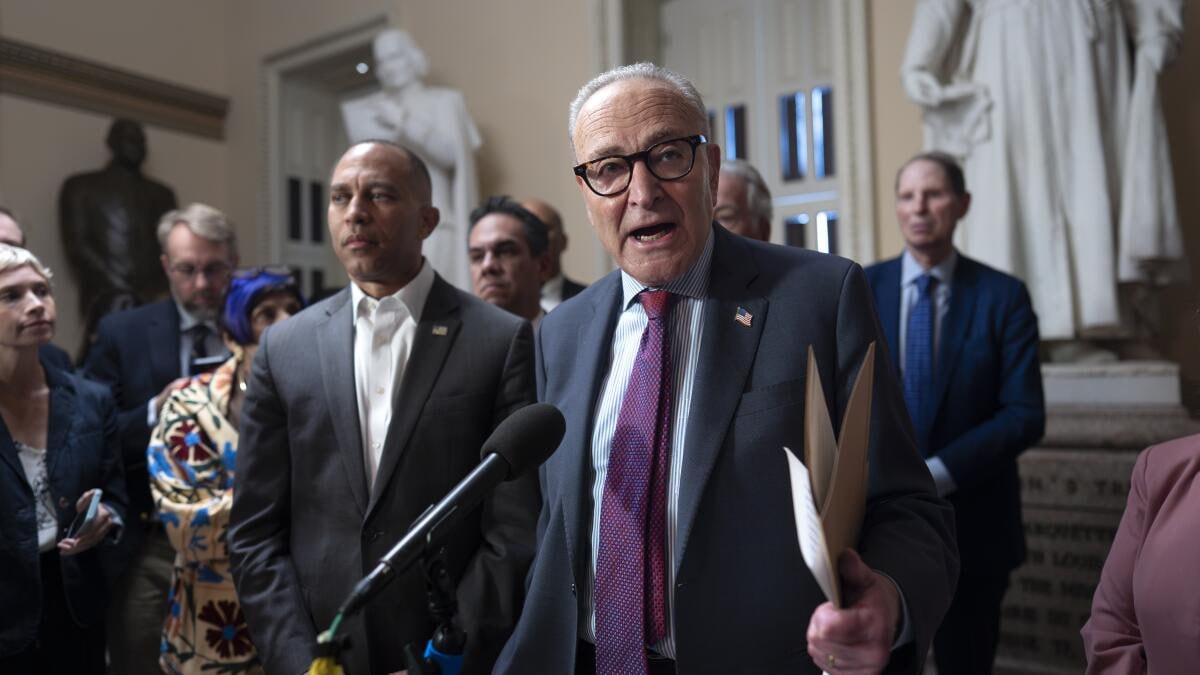 🚨 BREAKING: It's just been exposed that Chuck Schumer and Democrats in Congress are demanding free health insurance for illegal aliens, half a billion dollars for NPR, and a $1.5 trillion spending increase in exchange for averting a government shutdown. 

What's your reaction?