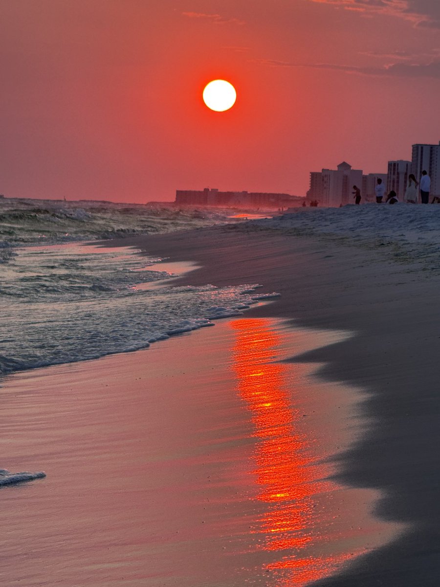 brooksy767's tweet photo. @spann Friday sunset Henderson State Park, Destin https://t.co/hep9bMqZkM