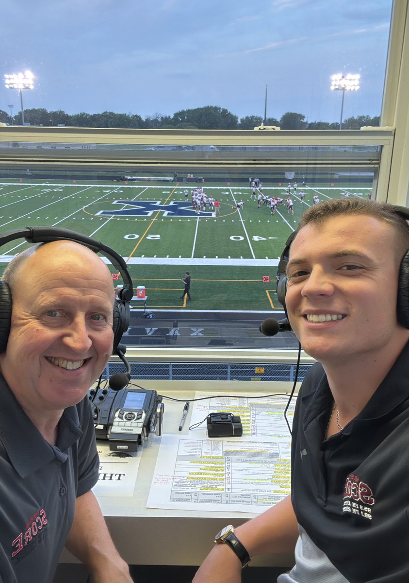 Windy Friday night in Appleton for FOOTBALL 🏈 

Bay Conference action between the New London Bulldogs 🐶 and the Xavier Hawks 🦅 

All the coverage starts at 6:30 with a 7pm KICKOFF on <a href="/thescorewi/">The Score WI</a> 🎙️📻
#TonyGNation #wiaa #wiaawi #wiaafb