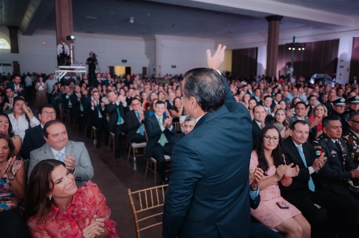 tonoastiazaran's tweet image. Muchas gracias a @RicardoAnayaC, @JorgeRoHe, @eLiasLixa y a todas y a todos por ser testigos de los avances en Hermosillo.

El trabajo en equipo con las y los hermosillenses es lo que me motiva a seguir construyendo resultados y #TransformandoHermosillo con hechos. 🌞