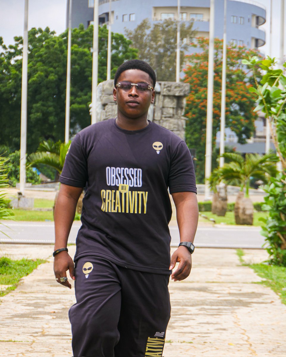 TheCreativeVic's tweet image. in other news...
it's really amazing how much can change within a few months.
happy birthday, @TheCreativeVic
GOD has been faithful, and He has used web3 as a medium for several blessings this past year.
a new chapter begins now.
let's do more.