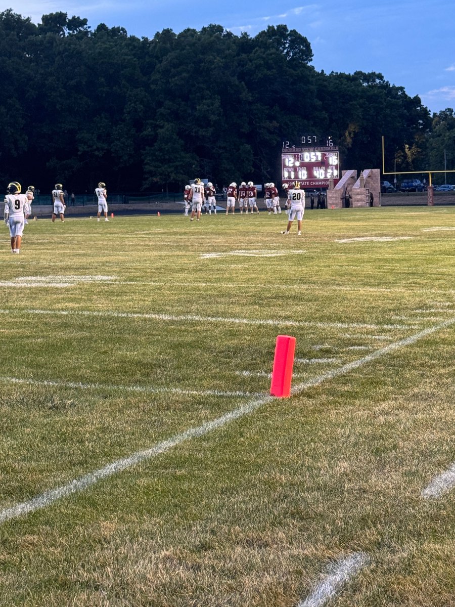 2nd Quarter – :57
OV battles back before the break! The Cardinals find the end zone, but the two-point try falls short. Score tightens to Manistee 16 – OV 12. 🏈⏱️