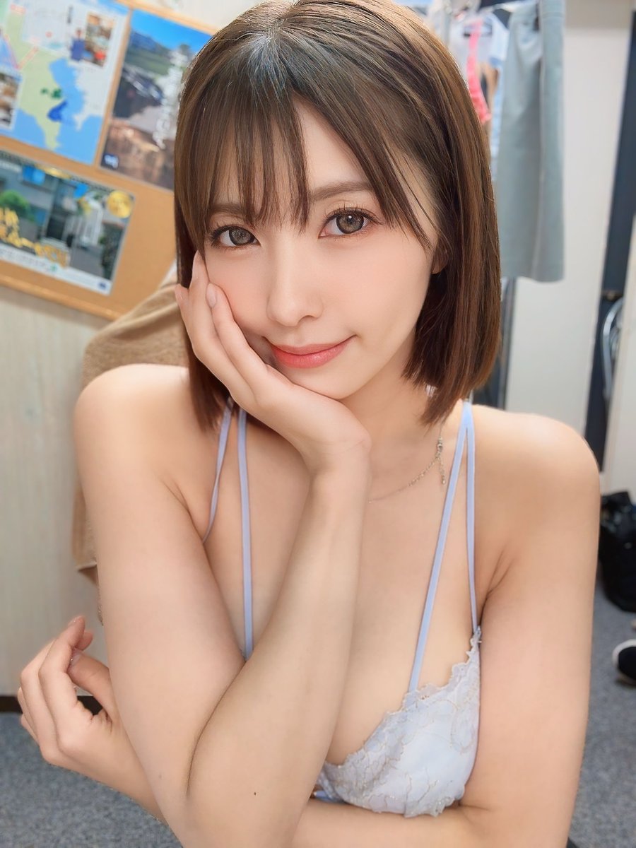 おはよう〜☀️
朝だ！土曜だ！旅サラダだ！
この番組見る度に、
旅行したくなるんよね🥹💕

さて！
今日はお父さんの誕生日会‼️
家族でご飯行ってくるよん✨
