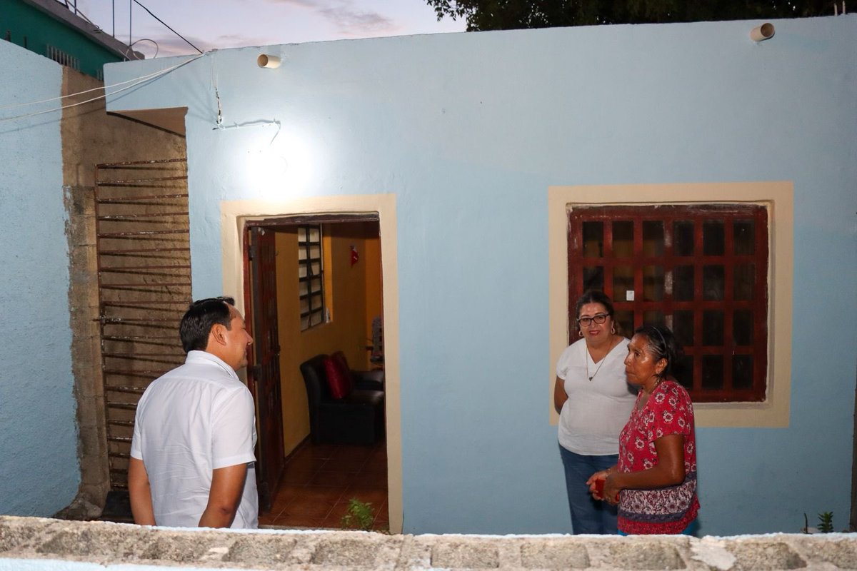 ArturoLeonMx's tweet photo. Terminamos el día visitando doña Mari 👩🏽, donde aprovechamos para supervisar y constar las mejoras de su hogar gracias a al programa #EnchulatuCasa. 🏠 https://t.co/LK4iBKo1ar