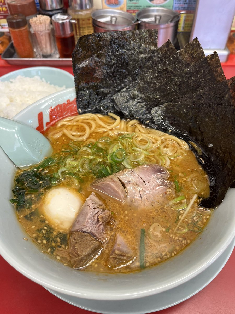 manabu140's tweet photo. 山岡家の特製味噌ラーメンは久しぶりに食べたけどやっぱ美味いな〜😌 https://t.co/Kqvv9Xt9Vu