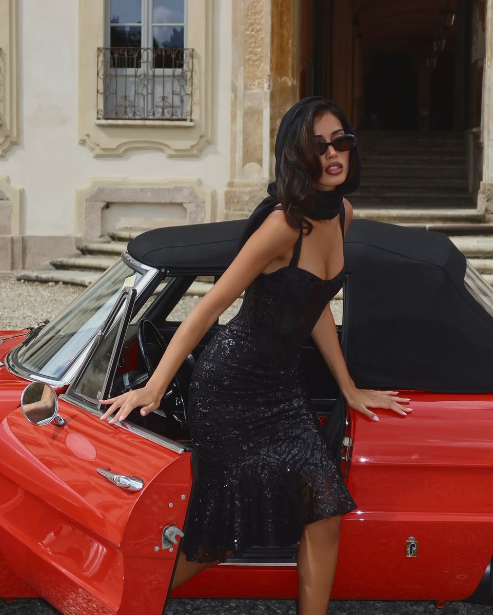 the_HeatherR's tweet photo. .HeatherR posted:ㅤㅤ

A look into our Vita Velata campaign - a cinematic love affair with extravagance, capturing the raw sensuality and feminine dominance of Italy’s golden fashion era 🤎 You can shop the full collection online now. https://t.co/fKI4F9mFII