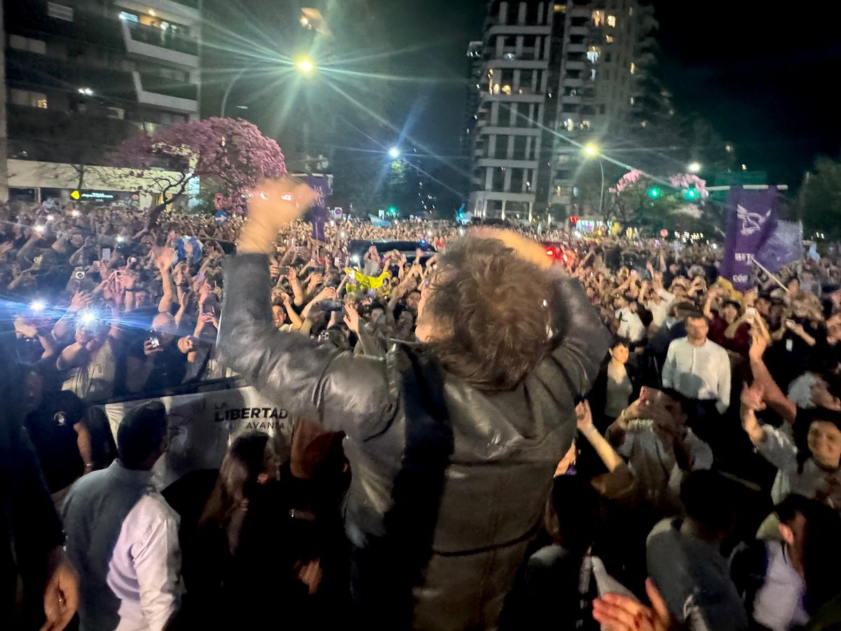 La causa más importante de todas, por la que estamos dispuestos a dar la vida: salvar a la Gloriosa Nación Argentina.

Nunca vamos a ser un país comunista.

La Libertad Avanza o la Argentina retrocede.

#QueElEsfuerzoValgaLaPena