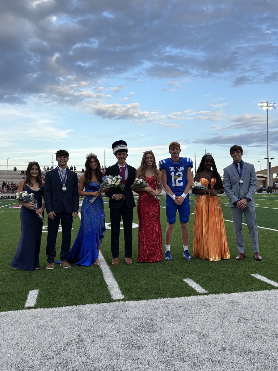 Congratulations to the AHS Homecoming Court!

King Henry Lasater and Queen Aubrey Bailey