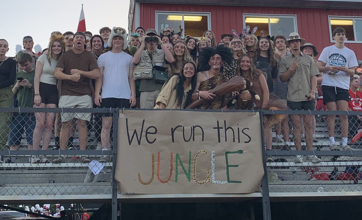 Opening home game and Community Tailgate Party! 
St James vs Owensville.