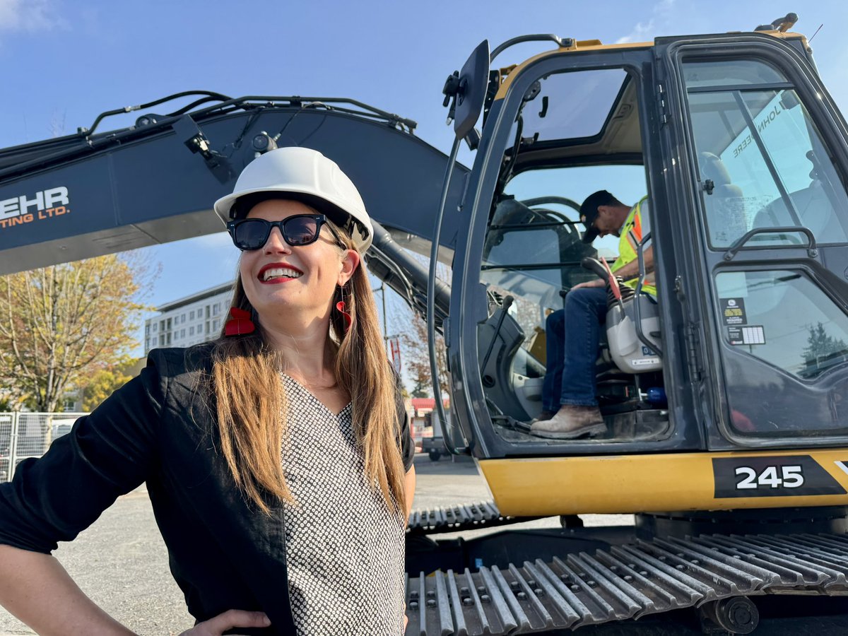 christineeboyle's tweet photo. Celebrating nearly 250 new rental homes breaking ground in the Township of Langley! Fast-tracked through #BCBuilds, from concept to construction in 12-18 months, to meet the needs of the people who keep our communities running. We're building homes faster, where people need them. https://t.co/UAfF4RgEnr