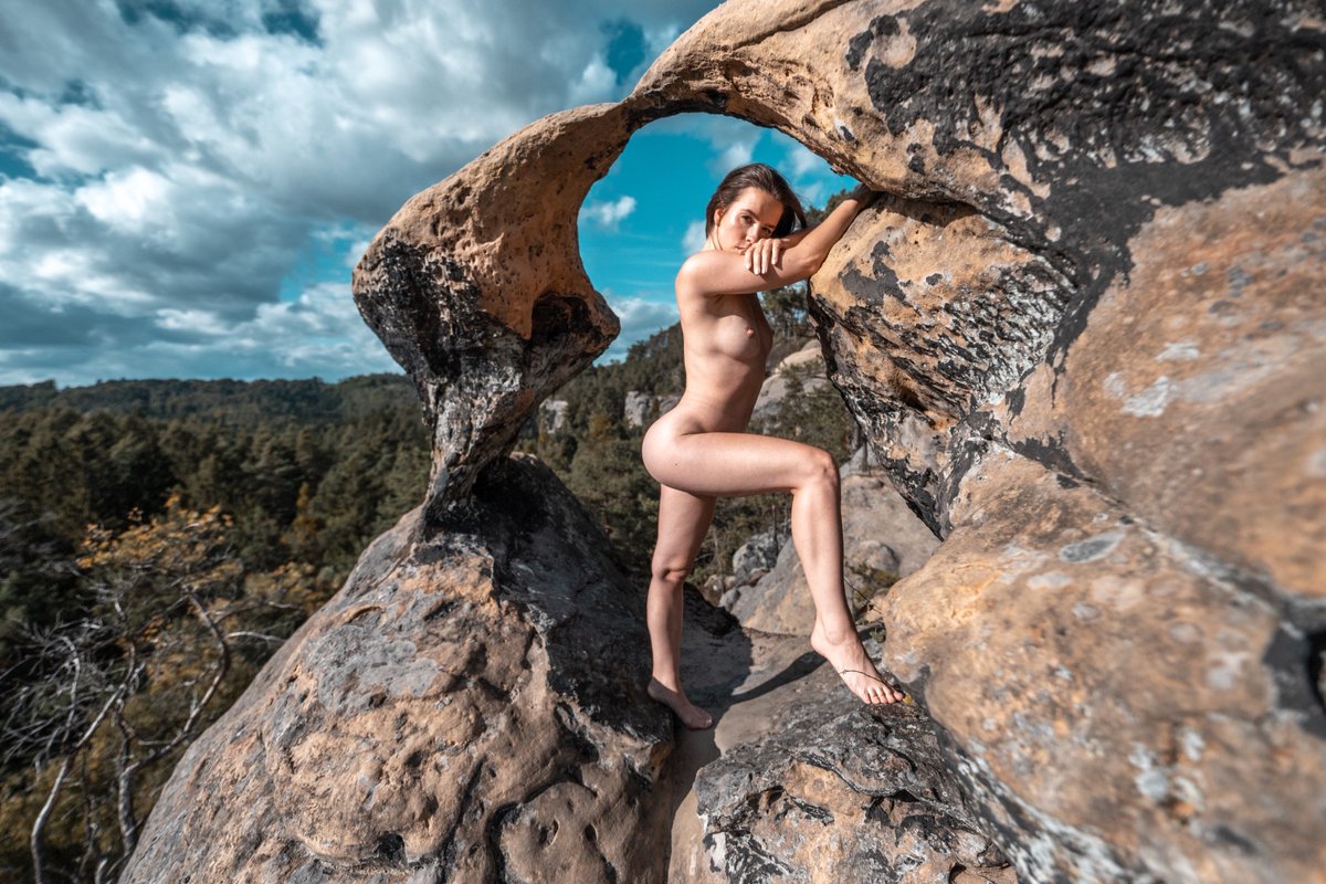Archnude1's tweet photo. Hunters and gatherers, with tan lines.. https://t.co/LdcDmnVczZ