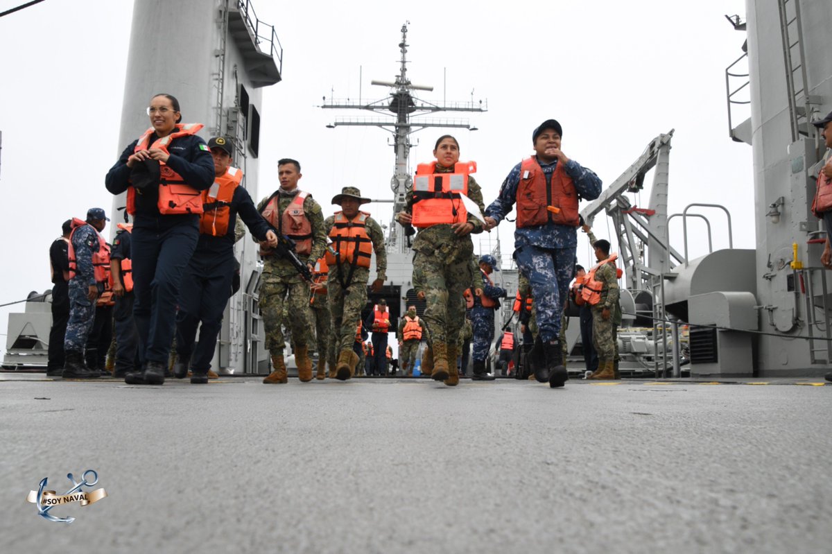 SEMAR_mx's tweet image. El zafarrancho de abandono de buque es la prueba de que la preparación constante es el escudo de todo hombre y mujer de mar.

Porque quien sirve a la patria sabe que el deber se honra estando listo para cualquier adversidad.

#PoderNaval #ArmadaDeMéxico