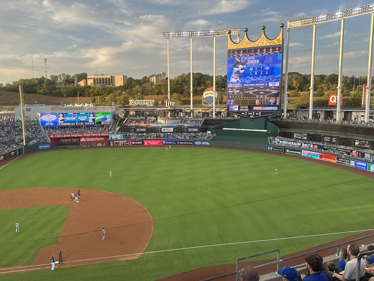 2 doubles for <a href="/Royals/">Kansas City Royals</a> Carter Jensen in one inning?!  That’s why he’s 2-2! 👑