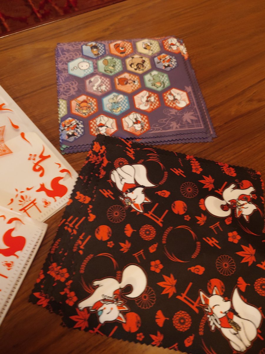 #札幌妖怪縁日2025
なんと今回より、縁日の公式グッズが販売開始となります！
目玉はお社と狛狐のアクスタセット💕
クリアな御札風チケットホルダーも可愛くて使いやすいのでおすすめです🥹💖
