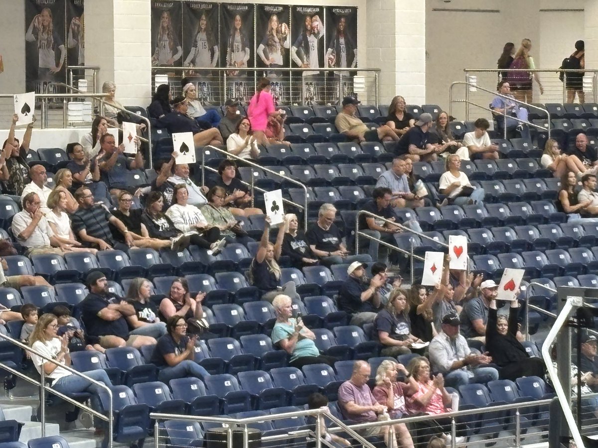 jeaton426's tweet image. HUGE win for @WGHS_VB Varsity tonight! 💥 The Wildcats battled through 5 games to take down #7 in Texas, Lovejoy! 🏐💚🖤 Let’s go Wildcats! #TheGrove #CamoNight