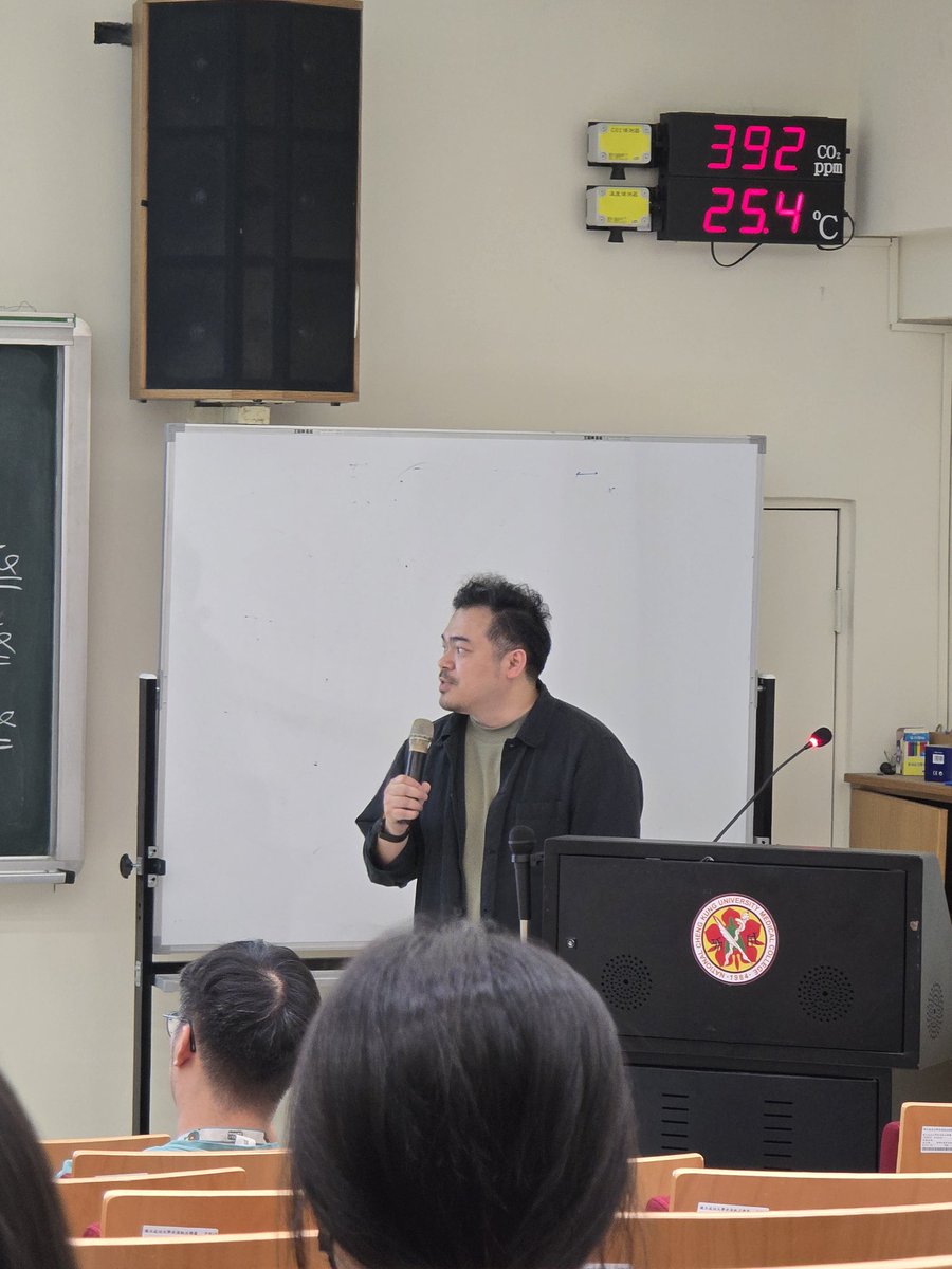 Welcome, Kenneth! This time, he delivered an inspiring speech titled “Whiskey, Wellington, and World-Class Journal.” We gained valuable insights from Kenneth’s experience, ranging from study design to writing strategies and effective communication with reviewers.