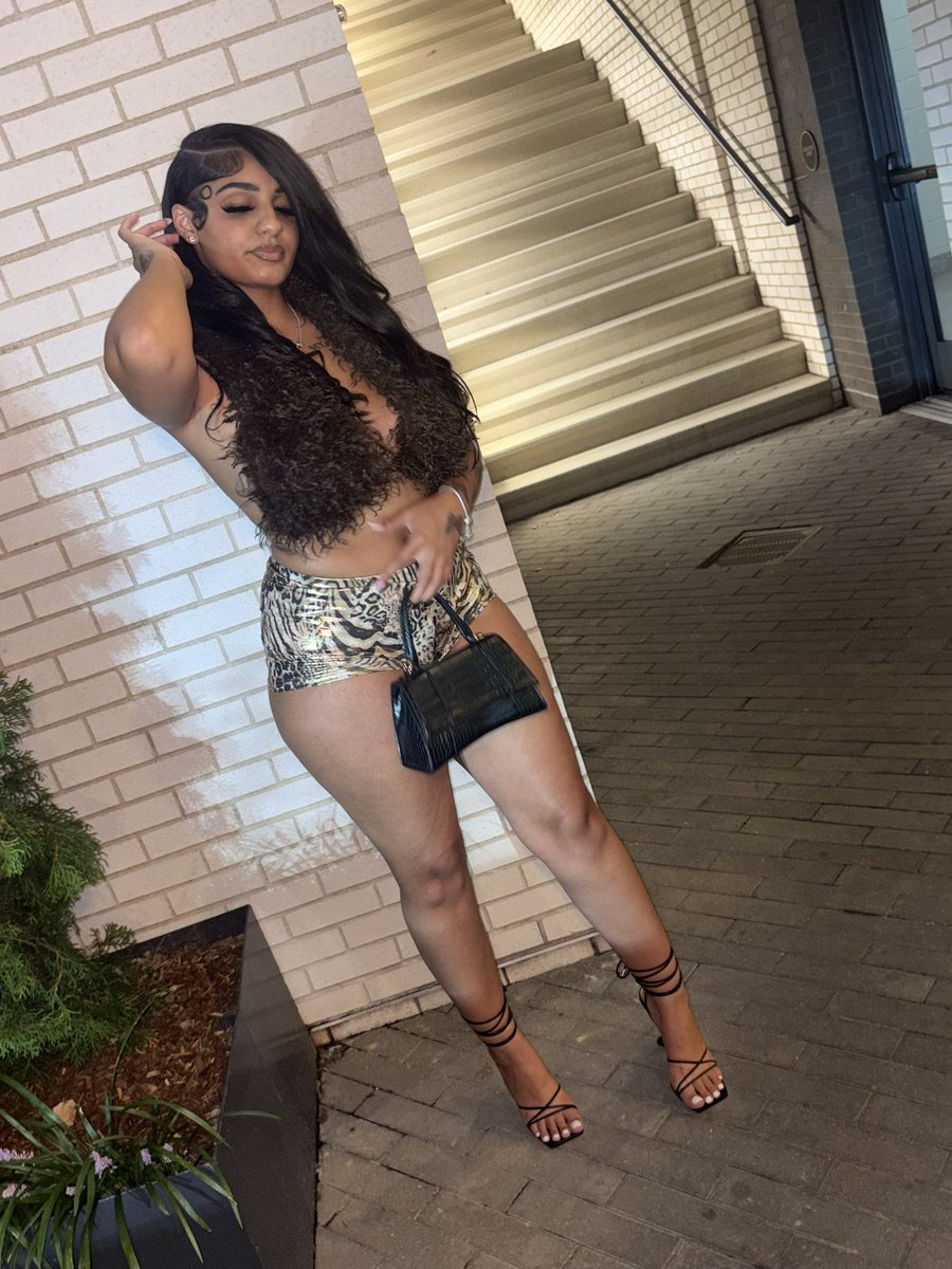 imthedoll1's tweet image. face &amp;amp; the body both tea, what’s tea? 😘