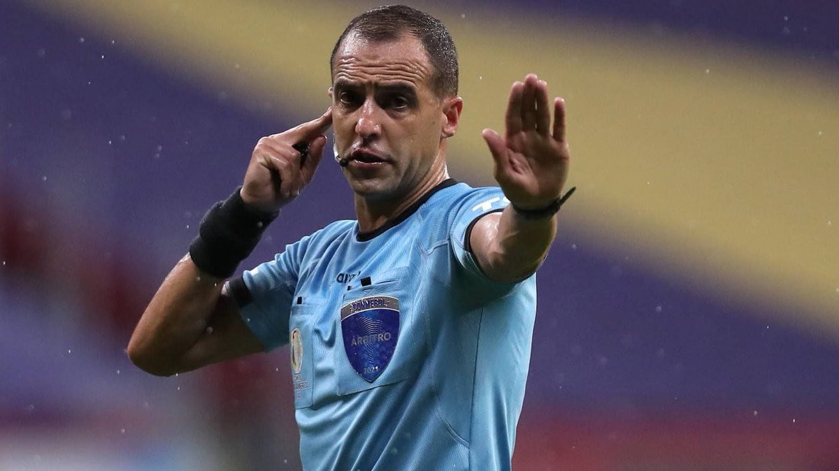 🔳 Esteban Ostojich🇺🇾 será el árbitro de la revancha entre #Vélez y #Racing el próximo martes.