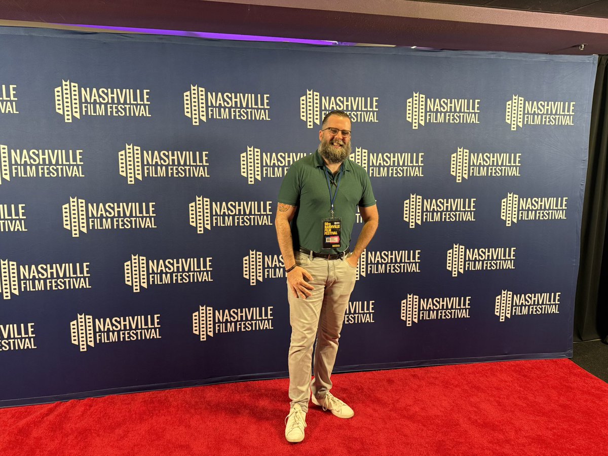 Simplistic Reviews tweet media