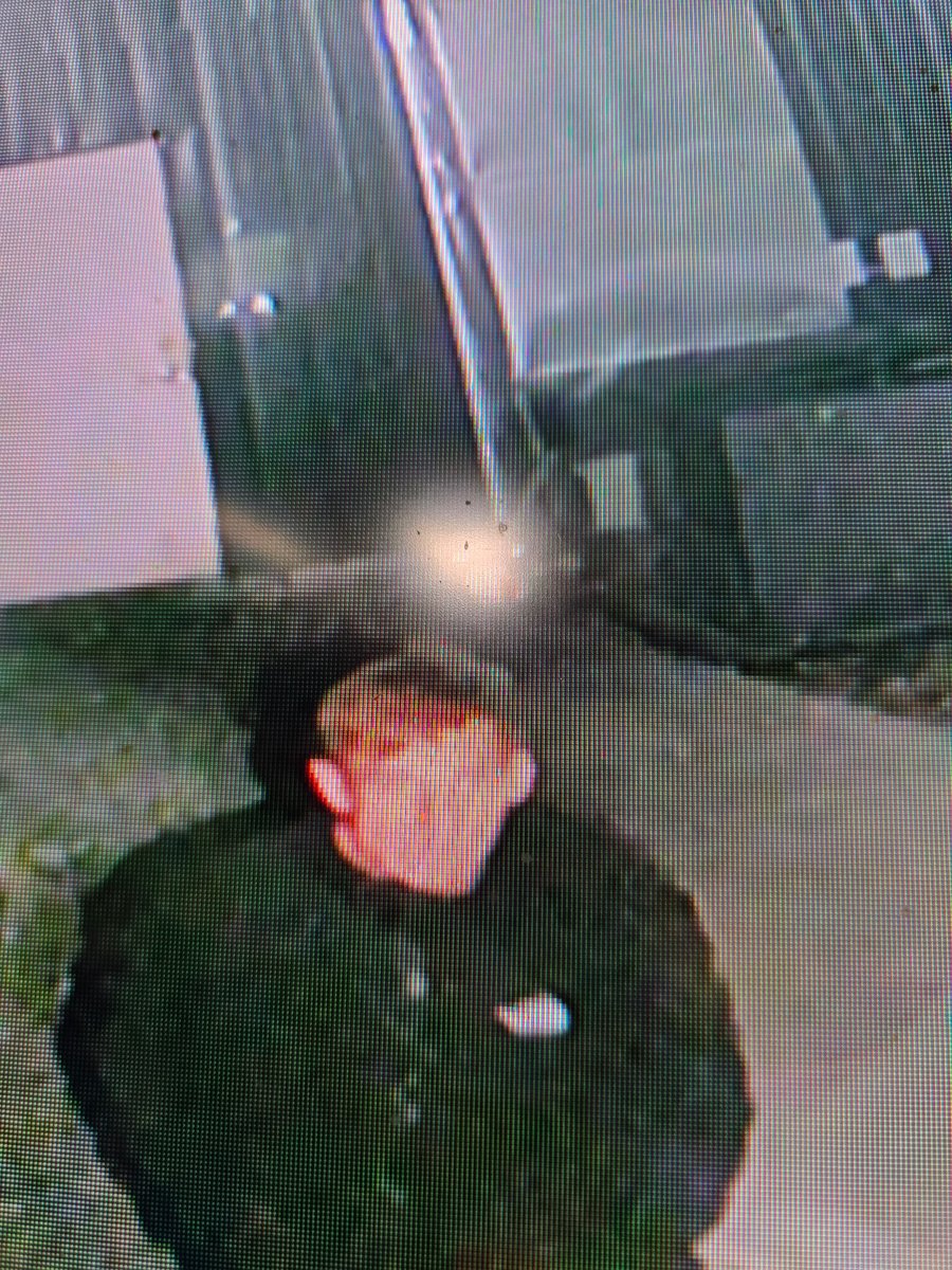 glocksocks's tweet image. Hello Knoxville friends,
This gentleman stole our dump trailer from our lot at 6729 Malone Creek Dr, Knoxville, TN 37931. We’ve attached a couple of good shots of him along with his truck.
Please share @CityKnoxvilleTN @Knoxville_PD @DepartmentTn @knoxcosheriffil @KCSO1790