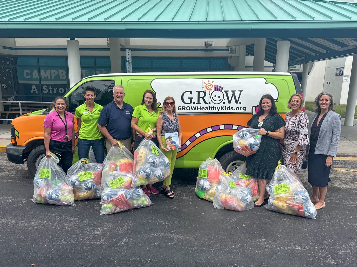 my_pcs's tweet image. Kids spend nearly 4 hours a day on screens, raising risks of anxiety and depression. To help, Orlando Health Bayfront Hospital &amp;amp; GROW Healthy Kids gave 50 schools, including Campbell Park Elementary, gear to make recess active &amp;amp; fun!  👉 baynews9.com/fl/tampa/news/…