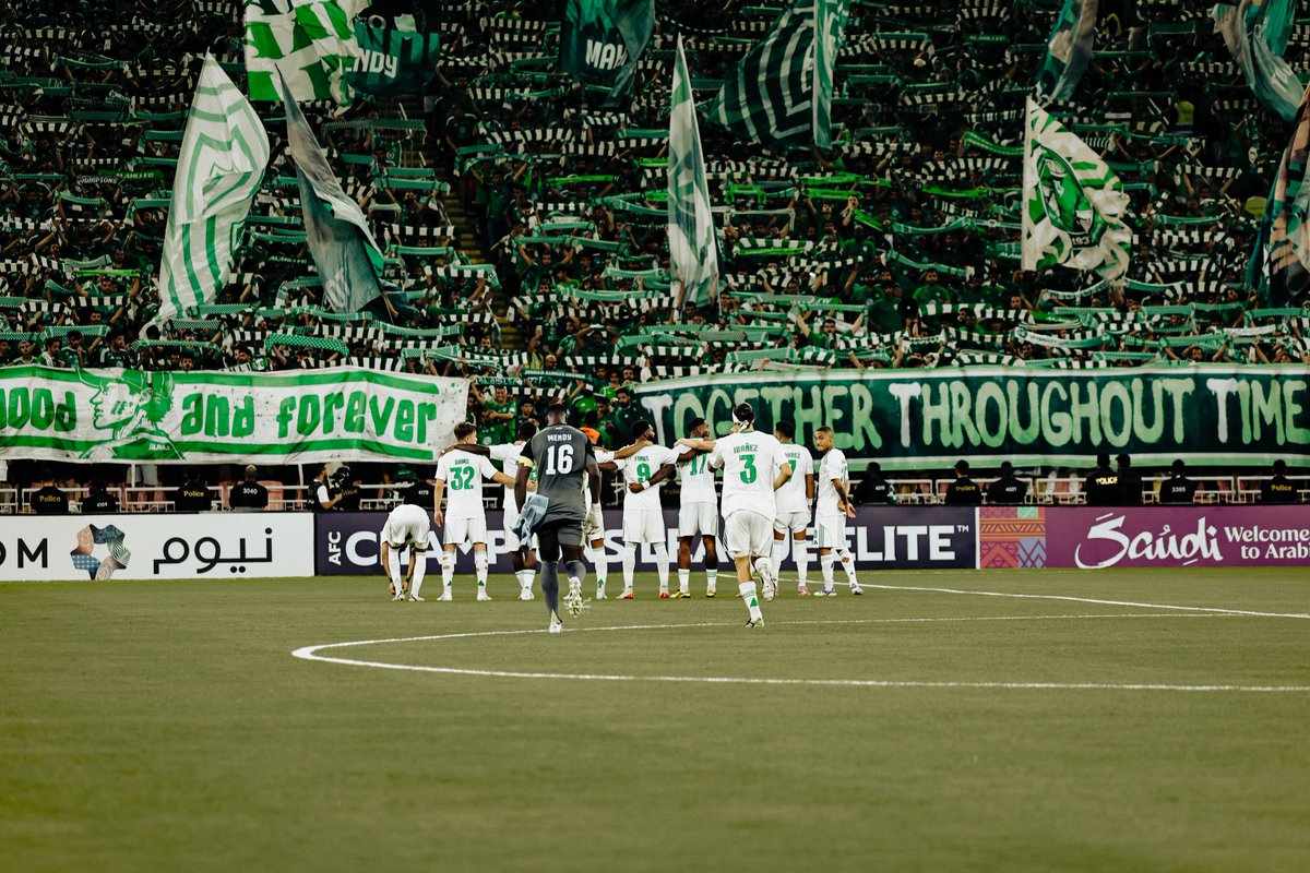 هاردلك التعادل في ثالث مباريات الفريق في الدوري..
معوضين خير في القادم.

الآن لا يوجد لدينا شيء سوى الدعم.. أمامنا 3 أيام فقط قبل النهائي القاري، واللاعبين لا يحتاجون منكم إلا الدعم، والفريق قادر على تحقيق البطولة، ونحتفل سويًا بإذن الله 💚